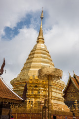 Naklejka premium Golden Mount in Wat Phra That Doi Suthep