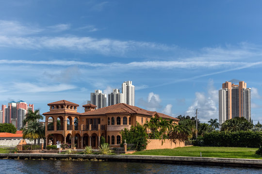 Luxury villas in the Sunny Isles Beach, Florida