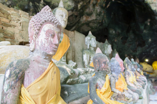 Surat Thani, Thailand - AUGUST 21, 2015: Wat Tham Kuha(Khooha) i