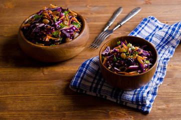 Vegetable salad with raisins