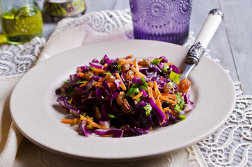 Vegetable salad with raisins