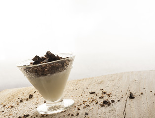 Vanillepudding mit Schokoraspeln