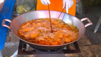  fried bananas in the pan 
