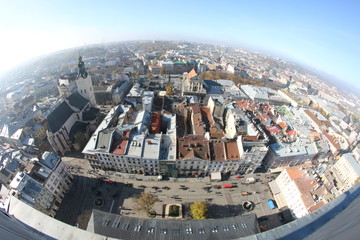 Blick über Lviv Luftaufnahme vom Rathaus
