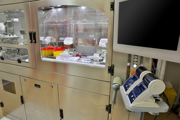 chemotherapy machine robot arm in lab