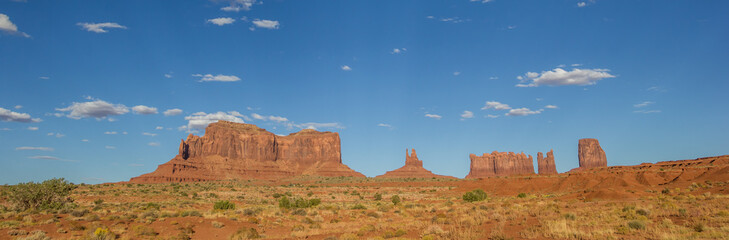 Fototapeta na wymiar Panorama of Monument Valley in Arizona