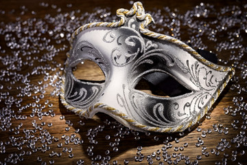 mask carnival white, black and gold on wood and glitter