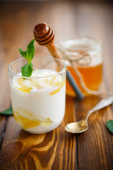Greek yogurt with honey