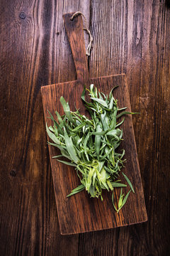 Fresh tarragon