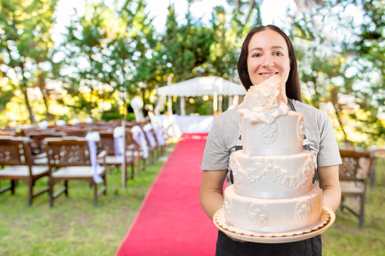 The bridal cake is ready - Powered by Adobe
