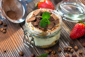 Tiramisu Cake