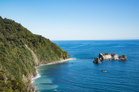 View from the Knights Point Lookout, Tasman Sea and temperate rainforest, South island New Zealand