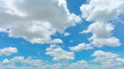 Obraz na płótnie Canvas Beautiful cloudscape with blue sky