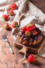 Chocolate cake with strawberries