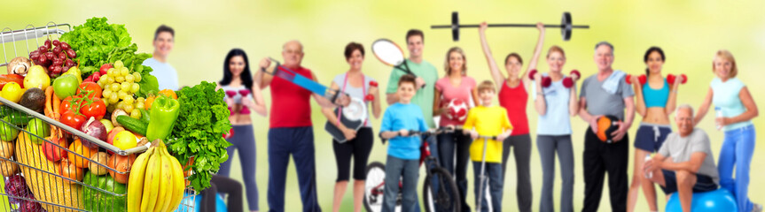 Group of fitness people with food.