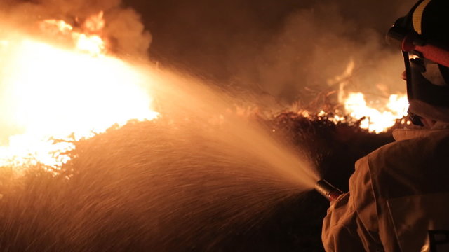 Elimination of fire in the field at night