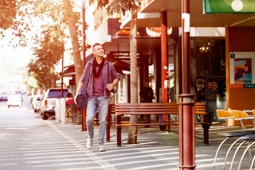 Obraz premium Male tourist in city