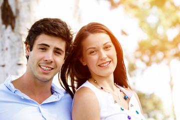 Obraz premium Young couple in the park