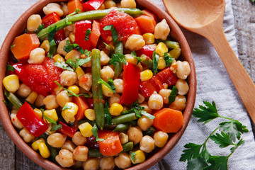 chickpeas with tomato carrot green beans corn