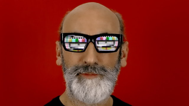 Hypnoglasses look tv test card