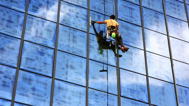 Skyscraper Window Glass Cleaner