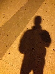 sombra de un hombre