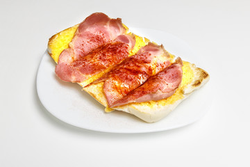 Tostada de Mantequilla con lacón