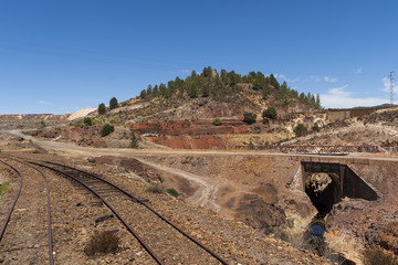 Paisaje de la cuenca minera de río tinto en la provincia de Huelva, Andalucía