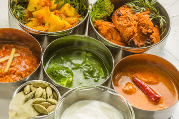 一般的なインドカレー　Typical Indian curry set
タイトル変更