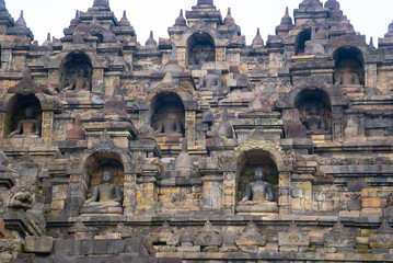 Naklejka premium Heritage Buddist temple Borobudur complex in Yogjakarta in Java, indonesia