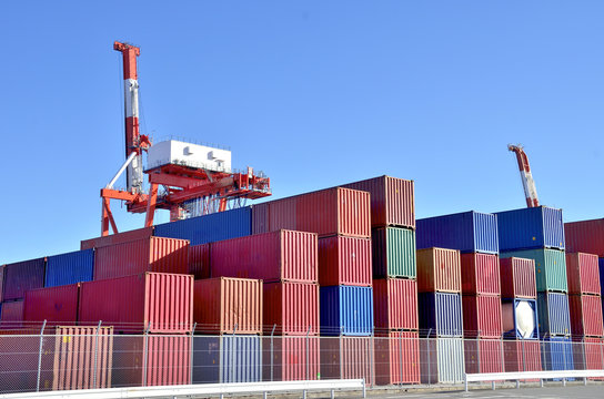 コンテナヤード
