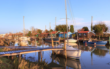 bateau sur le chenal de la greve à la tremblade