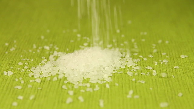 Large crystals of salt