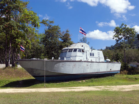 Tsunami Denkmal Polizeiboot 813