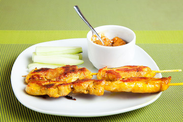 Satay di pollo