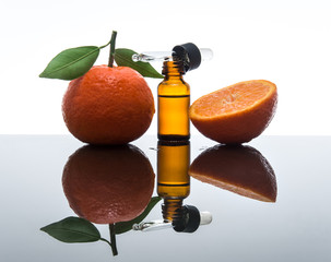 Tangerine / Mandarin essential oil bottle with dropper - 100639431