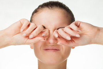 Woman has pain in her eyes