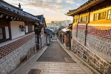 Fototapeta premium Wioska Bukchon Hanok w Seulu, w Korei Południowej
