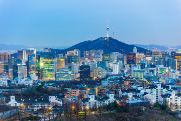 Obraz premium Seoul cityscape at twilight in South Korea