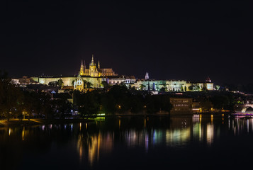 Fototapeta na wymiar view of Prague castle in evening