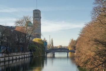 Die Isar mit dem Deutschen Museum in München
