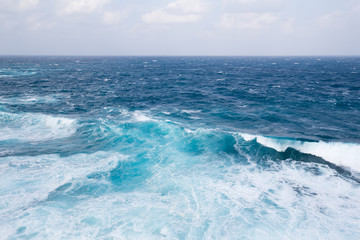 Naklejka na ściany i meble Waves in ocean