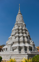 Obraz premium Stupa of Ang Duong at the Silver Pagoda