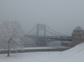 Kaiser Wilhelm Brücke im Winter