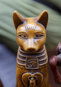 Statue of the Egyptian god cat.