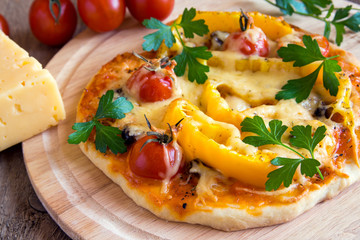 Vegetable pizza and ingredients
