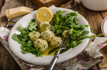 Ricotta dumplings with spinach