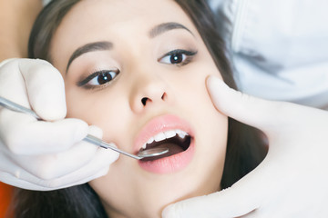 Beautiful asian woman visit to dental clinic, doctor