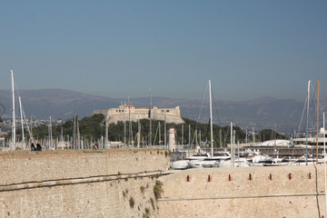 Antibes, du port au fort