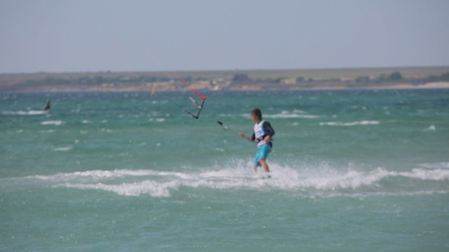 Man trains Kitesurfing And loses control